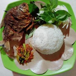 Nasi   Ikan Bawal Tawar