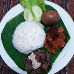 Nasi Gudeg Sambel Goreng Krecek Telur Pindang