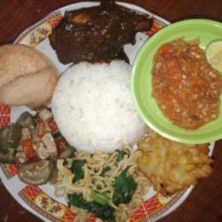 Nasi Campur Ayam Kecap Pedas