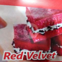 Red Velvet Kacang Coklat Susu