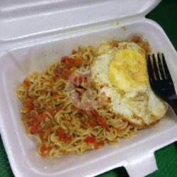 Mie Pedas Telur Ceplok