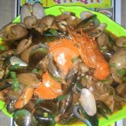 Paket Mix 3 (3 - 5 Orang) ( Kepiting Laut 2 Ekor, Lobster Air Tawar 1 Ekor, 3 Aneka Kerang, Cumi )