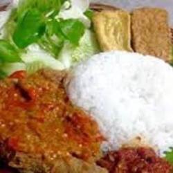 Nasi   Ayam Penyet Sambal Bledek   Tahu Tempe   Es Teh