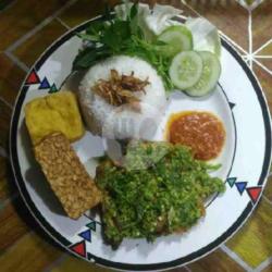 Ayam Cabe Hijau   Nasi   Tahu    Tempe