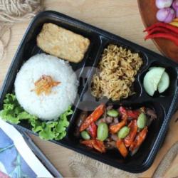 Nasi Bento Cumi