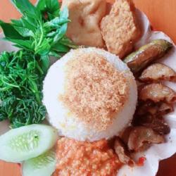 Sego Sambal Usus Sapi