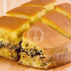 Martabak Pisang Susu (kecil)