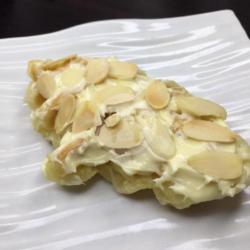 Croffle Almond Cheese