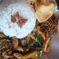 Nasi Rames Kerang Dara   Gorengan