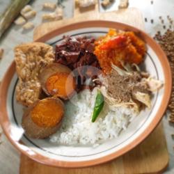 Nasi Gudeg Suwir Telor Tahu