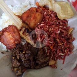 Nasi Lawar Spesial Pakde