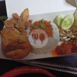 Nasi Kulit Ayam Goreng