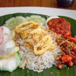 Nasi Uduk  Telur Bulat Ikan Teri Jengkol