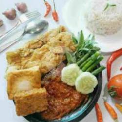 Nasi Telur Dadar Penyet