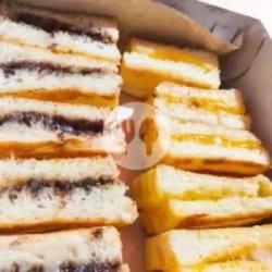 Roti Bakar Bandung Keju-coklat