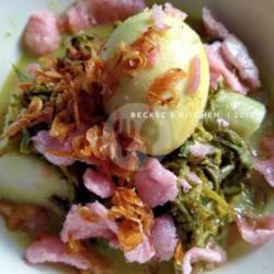 Lontong Gulai Campur   Telur