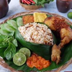 Paket Komplit Nasi To Ayam Surundeng