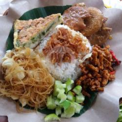 Nasi Uduk Telor Dadar   Jengkol Balado