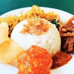 Nasi Uduk Putih Telur