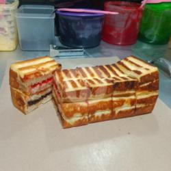 Roti Bakar Nanas   Strawberry