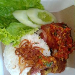 Ayam Goreng Presto   Nasi   Sambel Geprek   Lalapan