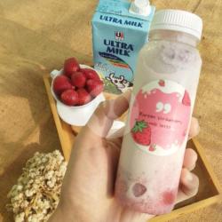 Korean Strawberry Milk Latte