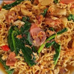 Mie Nyemek Kuah Pedas