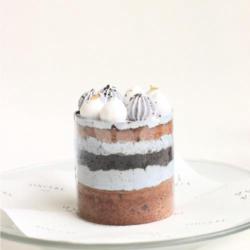 Small Cake Cookies N Cream
