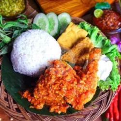 Ayam Penyet   Nasi (free Teh Es)