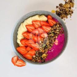 Dragon Fruit Smoothie Bowl