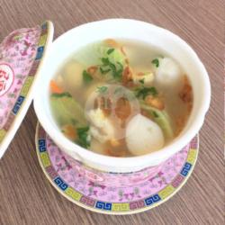 Sop Hepio Dan Bakso Ikan (fish Maw With Fish Balls Soup)