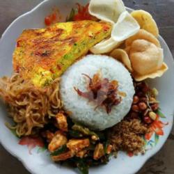 Nasi Gurih   Telur Dadar