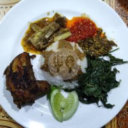 Nasi Dan Ayam Bakar