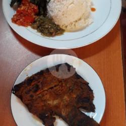 Nasi Padang Ikan Gurame Bakar