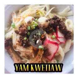 Kwetiaw Kering/yam Kwetiaw   Pangsit