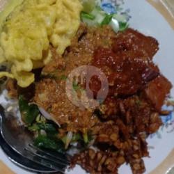 Nasi Pecel Krengsengan Daging