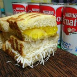 Roti Bakar Selai Nanas Keju