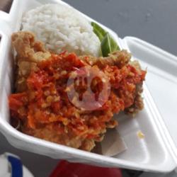 Ayam Geprek Nasi Sambal Pedes Sadis