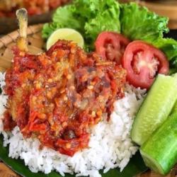 Ayam Geprek Sambal Lado Merah   Nasi   Tempe/tahu Free Teh Es