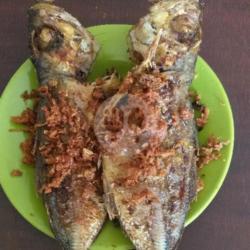 Ikan Kembung Goreng Serundeng