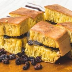 Martabak Manis Kismis Kacang