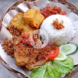 Nasi Ayam Goreng Jumbo  Serundeng
