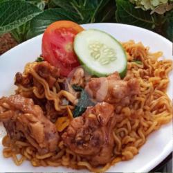 Mie Tulang Seuhah Sopan