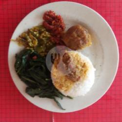 Nasi, Prekedel Kentang, Sayur, Sambal