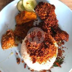 Nasi Ayam  Tahu Tempe Es Teh