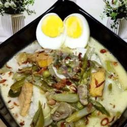 Lontong Gulai Tauco   Telur