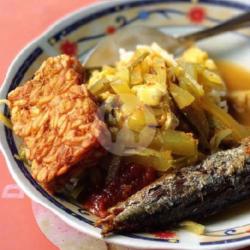 Nasi Sayur Lodeh Lauk Telur Bali