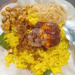 Nasi Kuning Telur Masak Habang