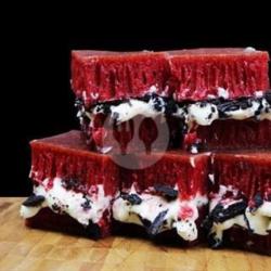 Terang Bulan Double Keju Red Velvet