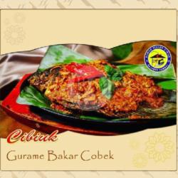 Gurame Bakar Cobek Sedang